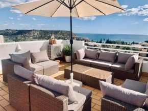 Dreamy Sea View Apartment with Access to Private Pool & Stunning Rooftop
